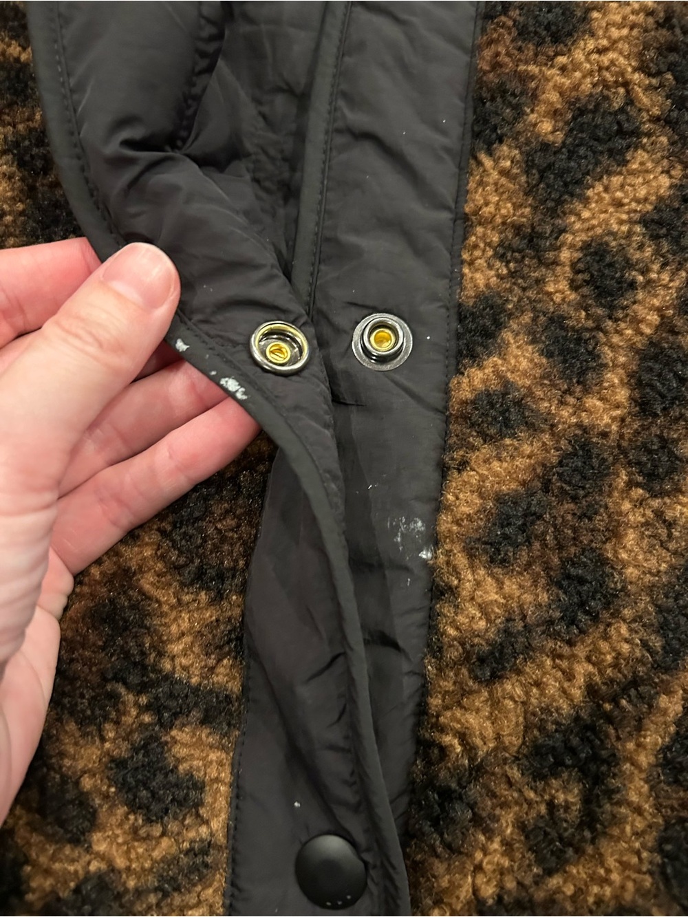 AYR Women's Reversible Fleece Coat in Leopard Print and Black Small - The Chalet - Picture 5 of 10